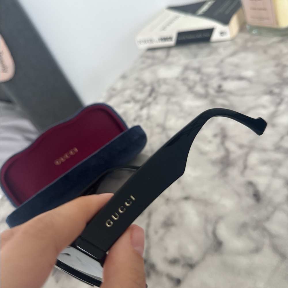 Gucci Black Sunglasses with Blue Case - Picture 2 of 7